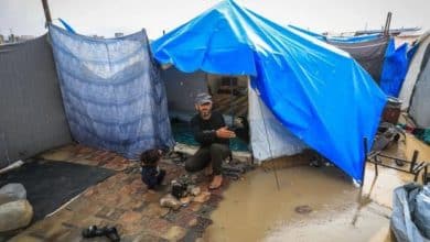 العاصفة الجوية تعمّق مأساة غزة: عائلات بلا مأوى وسط برد قارس وأمطار غزيرة