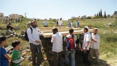 مستوطنون يغلقون طرقًا زراعية شرق نابلس