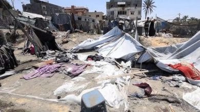 3 شهداء ومصابون بقصف إسرائيلي على خيمة بمواصي خانيونس
