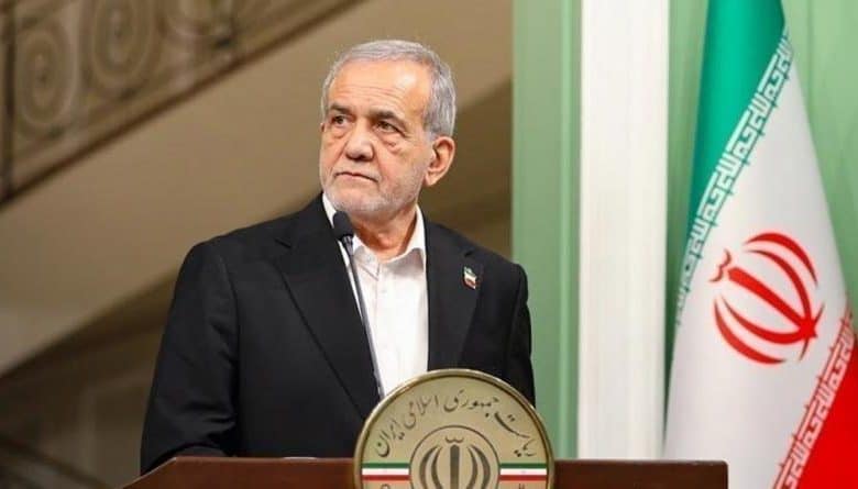 بزشكيان: التعرض للمرشد الأعلى خامنئي يُعدّ بمثابة حرب شاملة ضدّ الشعب الإيراني