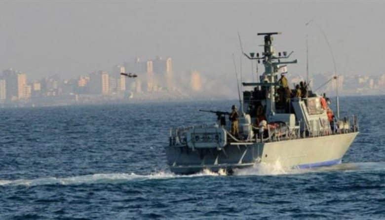 مصابان بنيران زوارق الاحتلال في رفح