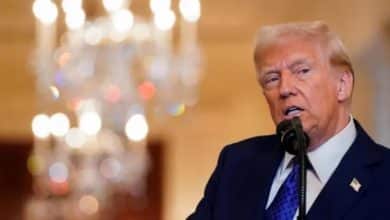 ترامب يهدد كندا: فرض رسوم جمركية 100% إذا أبرمت صفقة مع الصين
