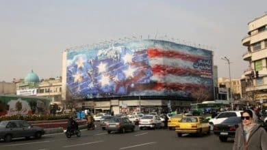 الاحتلال يضغط لعرقلة أي اتفاق مع طهران وتلوّح بالخيار العسكري