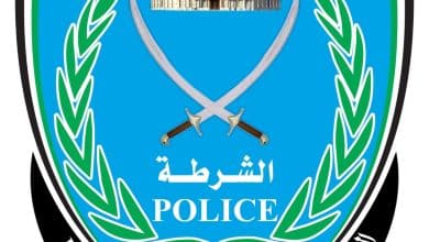الشرطة تحذر المواطنين من شظايا الصواريخ وتدعو للبقاء في الطوابق السفلية وتجنب لمس الأجسام المشبوهة