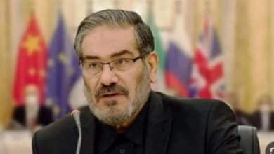 مستشار المرشد الإيراني علي شمخاني: المفاوضات مع واشنطن محصورة بالموضوع النووي.. ولسنا بوارد نقل مخزوننا خارج إيران