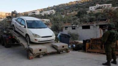 الاحتلال يستولي على عشرات المركبات في عناتا شمال القدس