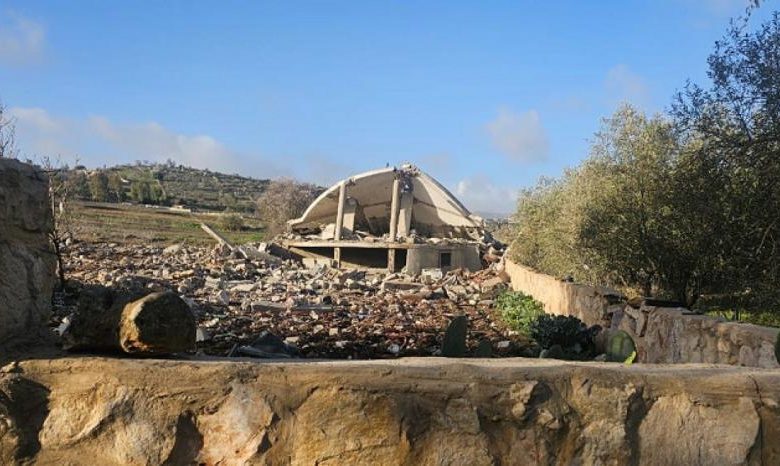 نجاة عائلة في جنوب لبنان بعد تفجير الاحتلال منزلها في بلدة بليدا