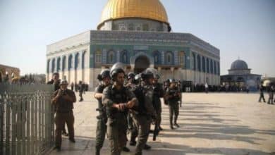 القدس: الاحتلال يسلّم استدعاءات وقرارات بالإبعاد عن المسجد الأقصى