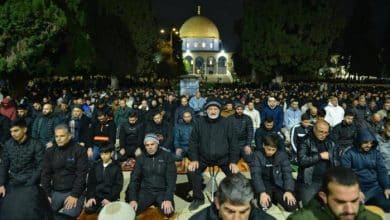 60 ألف مصلٍ يؤدون العشاء والتراويح في "الأقصى"