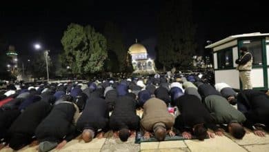 60 ألف مصلٍ يؤدون صلاتي العشاء والتراويح في المسجد الأقصى
