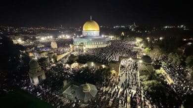 50 ألف مصلٍ يؤدون صلاتي العشاء والتراويح في المسجد الأقصى