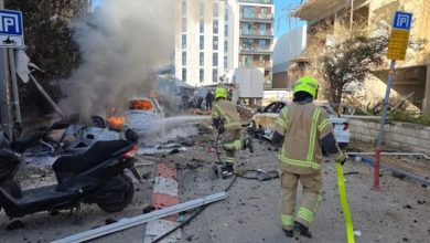 الرشقة الثانية منذ الصباح.. صواريخ إيران تضرب تل أبيب وتصيب مبنى بشكل مباشر