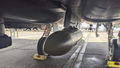 واشنطن تعلن استخدام "قنابل خارقة" بوزن 5 الاف رطل لضرب مواقع صاروخية إيرانية قرب مضيق هرمز