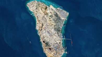 أكسيوس: ترامب يخطط لاحتلال جزيرة خرج الإيرانية للسيطرة على مضيق هرمز