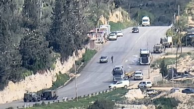الاحتلال يهدم سور منزل وجزءا من معرض سيارات جنوب جنين