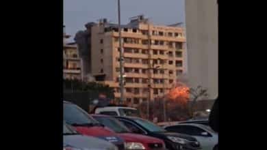 الاحتلال يدمّر مبنى سكنيًا كاملًا في الباشورة وسط بيروت