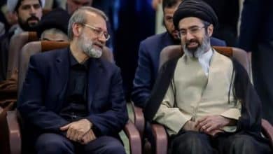 المرشد الإيراني يعزّي باستشهاد لاريجاني: دماء القادة ستزيد النظام قوة