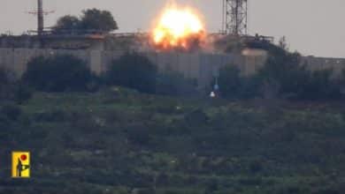 رشقات صاروخية كثيفة من لبنان تدكّ "نهاريا" وحيفا.. وحزب الله يستهدف قاعدة "تل هشومير"