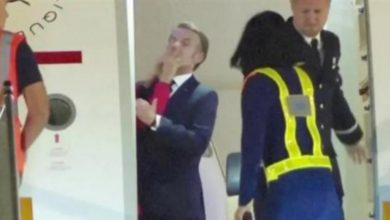 ترامب يسخر من ماكرون: زوجته تسيء معاملته ولا يزال يترنح من الصفعة على وجهه