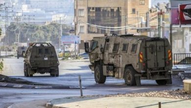 الاحتلال يقتحم قرية تياسير ويداهم منازل ويحتجز شبانا