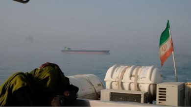 إيران توقف ناقلتي غاز قطريتين قبيل اجتياز مضيق هرمز.. "أبقوا في مكانكم"