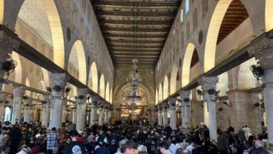 100 ألف مصلٍ يؤدون الجمعة في المسجد الأقصى