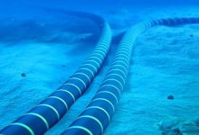 هل تستهدف ايران كابلات الإنترنت البحرية بمياه الخليج؟