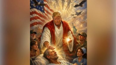 من ظلّ إبستين إلى ادعاء القداسة: ترامب يعانق "المسيح" بين صناعة صورة "المخلّص" ومحاولة محو تاريخه