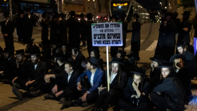 الإعلام العبري: متظاهرون من "الحريديم" يقتحمون منزل قائد شرطة الاحتلال في عسقلان
