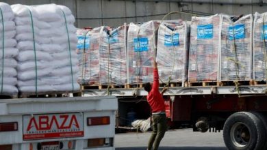 مكتب الإعلام الحكومي في غزة: تصريحات ملادينوف بشأن دخول 602 شاحنة إلى القطاع عارٍ عن الصحة