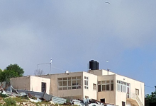 مستوطنون يستولون على منزل في دير جرير والاحتلال يعتقل شقيقين من كفر نعمة