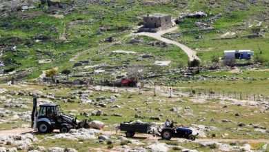 مستوطنون يهاجمون المصلين في خربة طانا ويجبرونهم على إخلاء المسجد