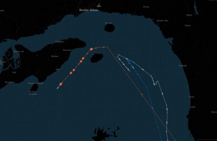 ناقلتا نفط تغيران مسارهما في هرمز بعد انهيار المفاوضات الأمريكية الإيرانية