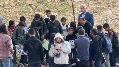 الاحتلال يقمع وقفة لطلبة "أم الخير" في مسافر يطا ويمنعهم من الوصول إلى مدرستهم لليوم السابع