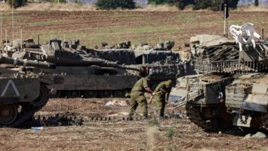 صحيفة عبرية: انقسام بين الجيش ونتنياهو بشأن لبنان والجنود عاجزون عن حماية الشمال