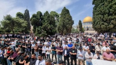 75 ألف يؤدون صلاة الجمعة في الأقصى