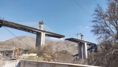 بعدوان أميركي-إسرائيلي.. استهداف جسر "B1" في كرج غرب إيران مرتين والقصف يطال فرق الإنقاذ