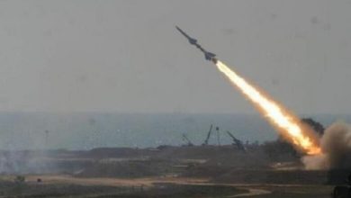 الجيش الإيراني يستهدف الصناعات البتروكيميائية قرب "ديمونا".. والقوات الأمريكية في قاعدة "بوبيان" بالكويت