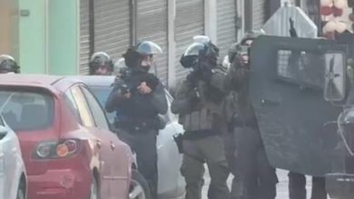 الاحتلال يقتحم مخيم قلنديا ويعتدي على شاب بالضرب