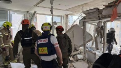 ضمن الموجة 98.. صواريخ إيرانية تضرب عمق كيان الاحتلال وتستهدف مواقع أميركية وإسرائيلية في المنطقة