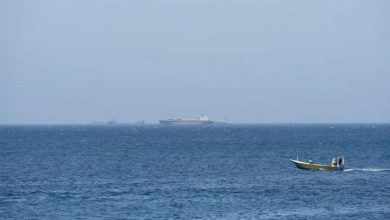 ترامب يعلن حصارًا بحريًا على مضيق هرمز.. "إيران تتمسك بطموحاتها النووية"