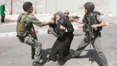 قوات الاحتلال تعتقل سيدتين من باحات المسجد الأقصى