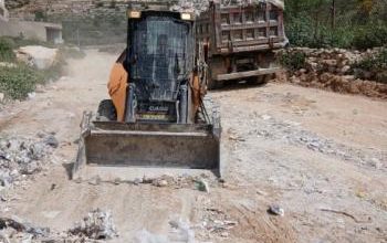 القدس: سلطة جودة البيئة تستجيب لمناشدة المواطنين في بلدة بدو وتزيل بؤرة نفايات عشوائي