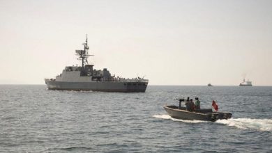 مسؤولون أميركيون: إيران تحتفظ بنصف صواريخها و60% من قوتها البحرية