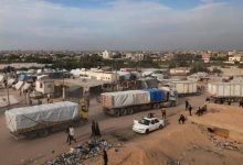 فايننشال تايمز: تراجع حاد في إمدادات الغذاء إلى غزة وسط قيود إسرائيلية