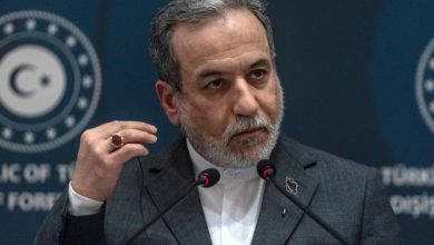 وزير الخارجية الإيراني عراقجي يعود إلى باكستان وينقل شروط طهران لوقف الحرب