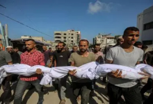 أربعة شهداء إثر استهداف طائرات الاحتلال مركبة في مدينة غزة