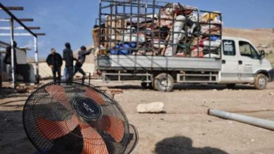 مستوطنون يجبرون عائلة من عرب الكعابنة على الرحيل غرب العوجا شمال أريحا