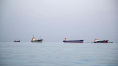 محبط ومساعدوه منقسمون.. هل حسم ترمب قرار استئناف الحرب على إيران؟