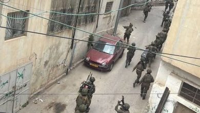 الاحتلال يقتحم مخيم قلنديا شمال القدس وينشر قناصة على أسطح المنازل